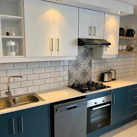 Oyster Lagoon Villa - Luxurious 2 Bed Apartment In Κνύσνα Εξωτερικό φωτογραφία
