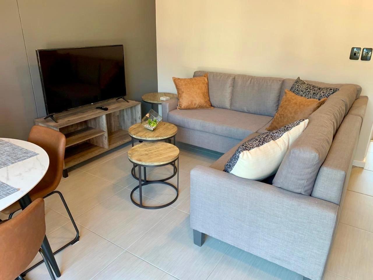 Oyster Lagoon Villa - Luxurious 2 Bed Apartment In Κνύσνα Εξωτερικό φωτογραφία