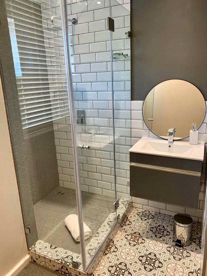 Oyster Lagoon Villa - Luxurious 2 Bed Apartment In Κνύσνα Εξωτερικό φωτογραφία