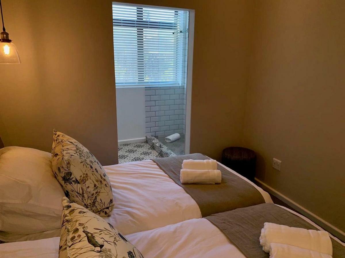 Oyster Lagoon Villa - Luxurious 2 Bed Apartment In Κνύσνα Εξωτερικό φωτογραφία