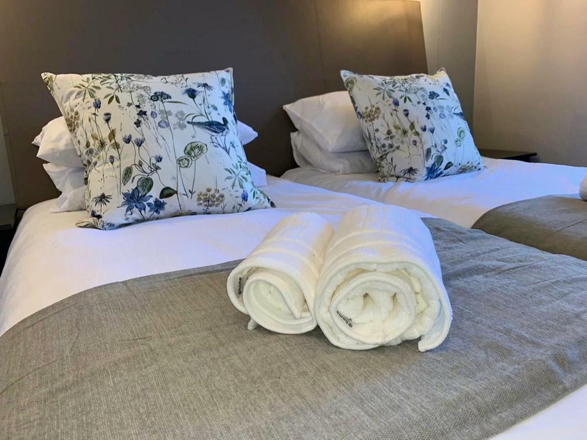 Oyster Lagoon Villa - Luxurious 2 Bed Apartment In Κνύσνα Εξωτερικό φωτογραφία