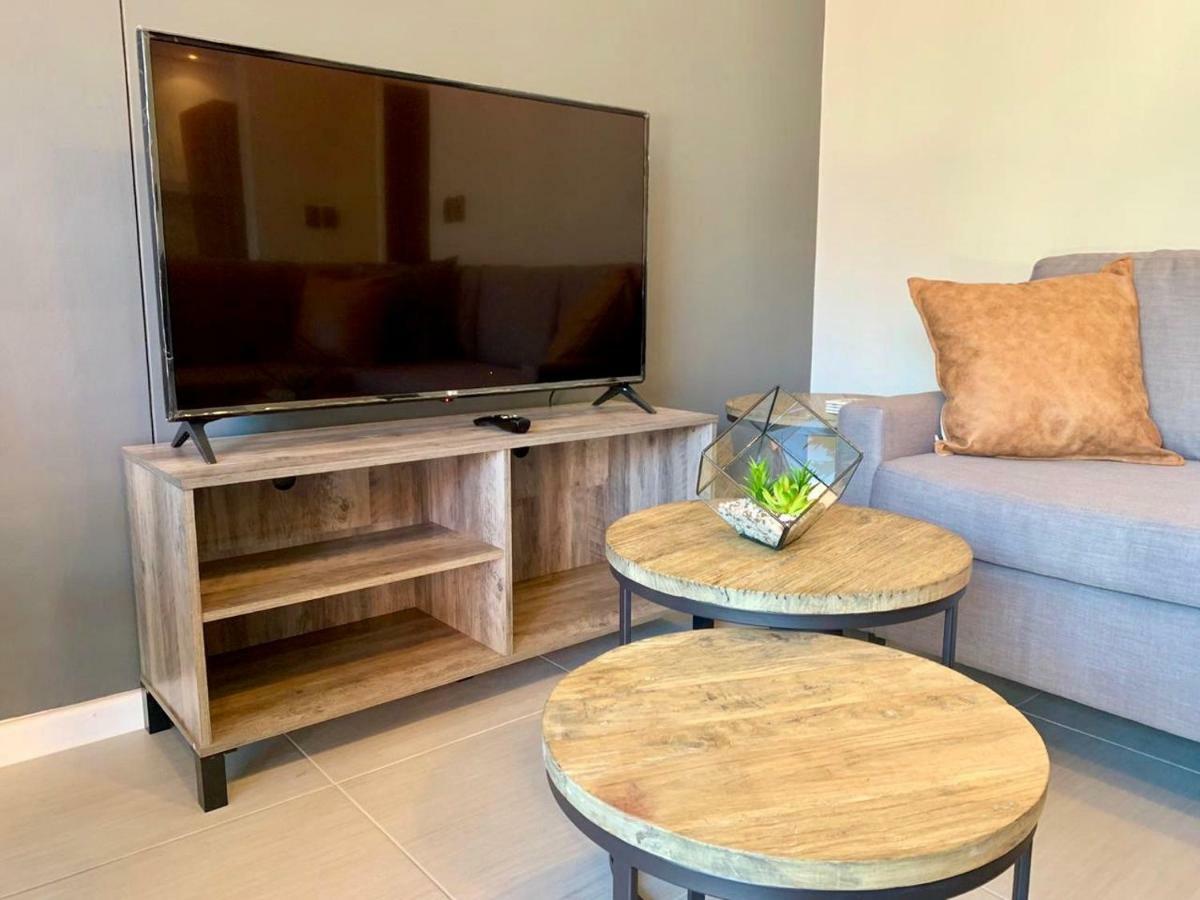 Oyster Lagoon Villa - Luxurious 2 Bed Apartment In Κνύσνα Εξωτερικό φωτογραφία